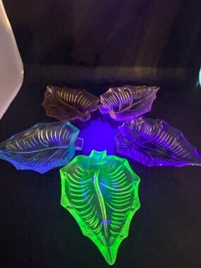 Vintage Glass Peedee Leaf Dish Set of 5
